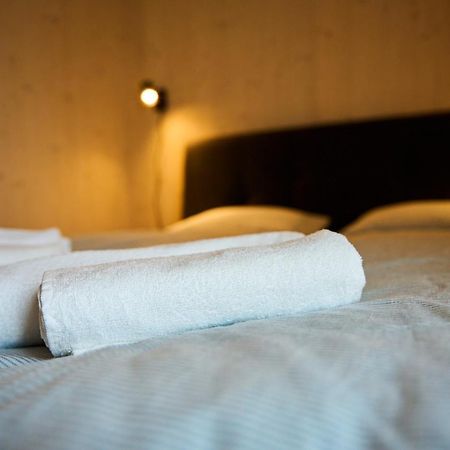 Cosy 1-Bedroom Apartment With Free Parking 데마노브스카돌리나 외부 사진