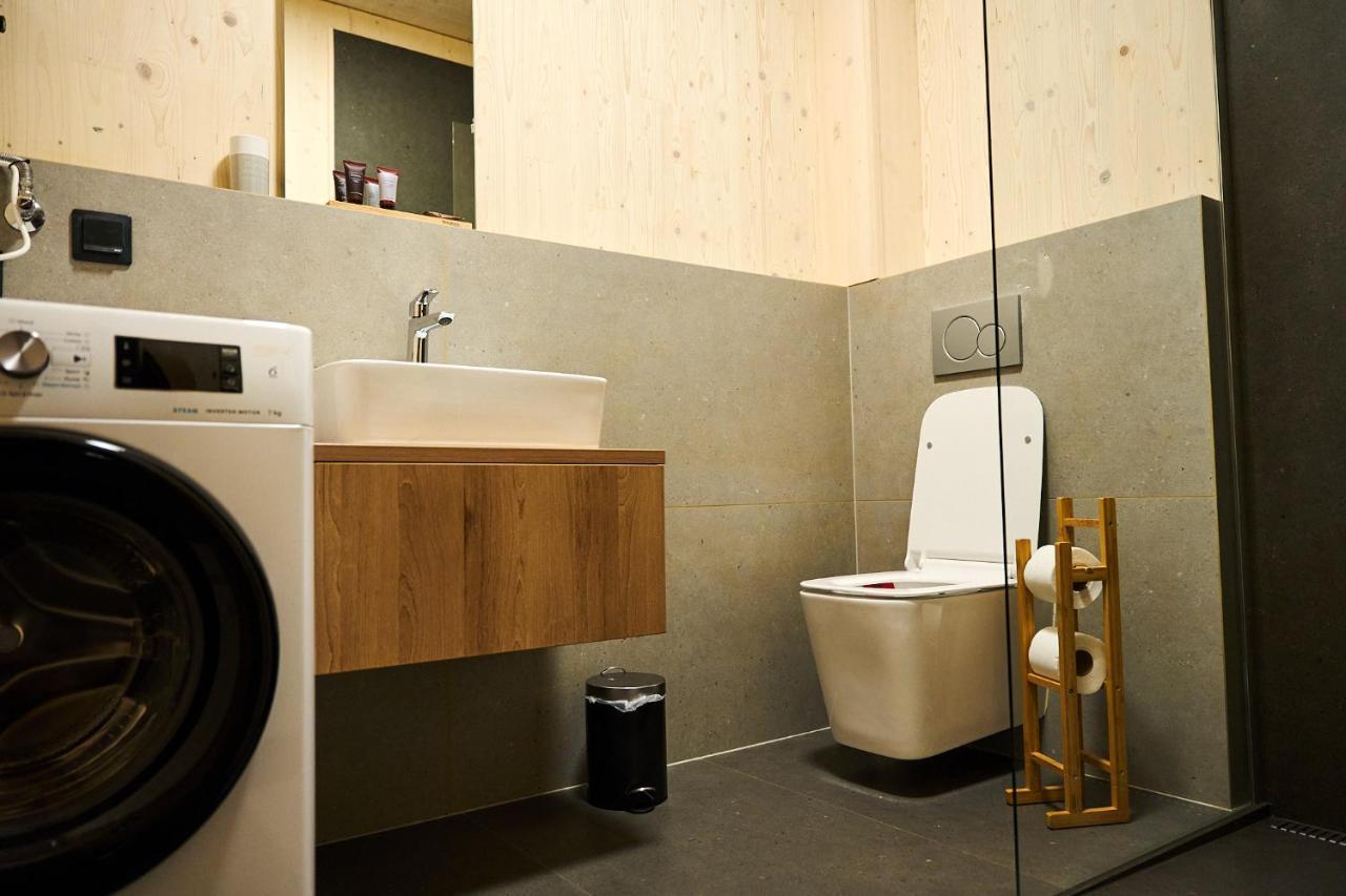 Cosy 1-Bedroom Apartment With Free Parking 데마노브스카돌리나 외부 사진