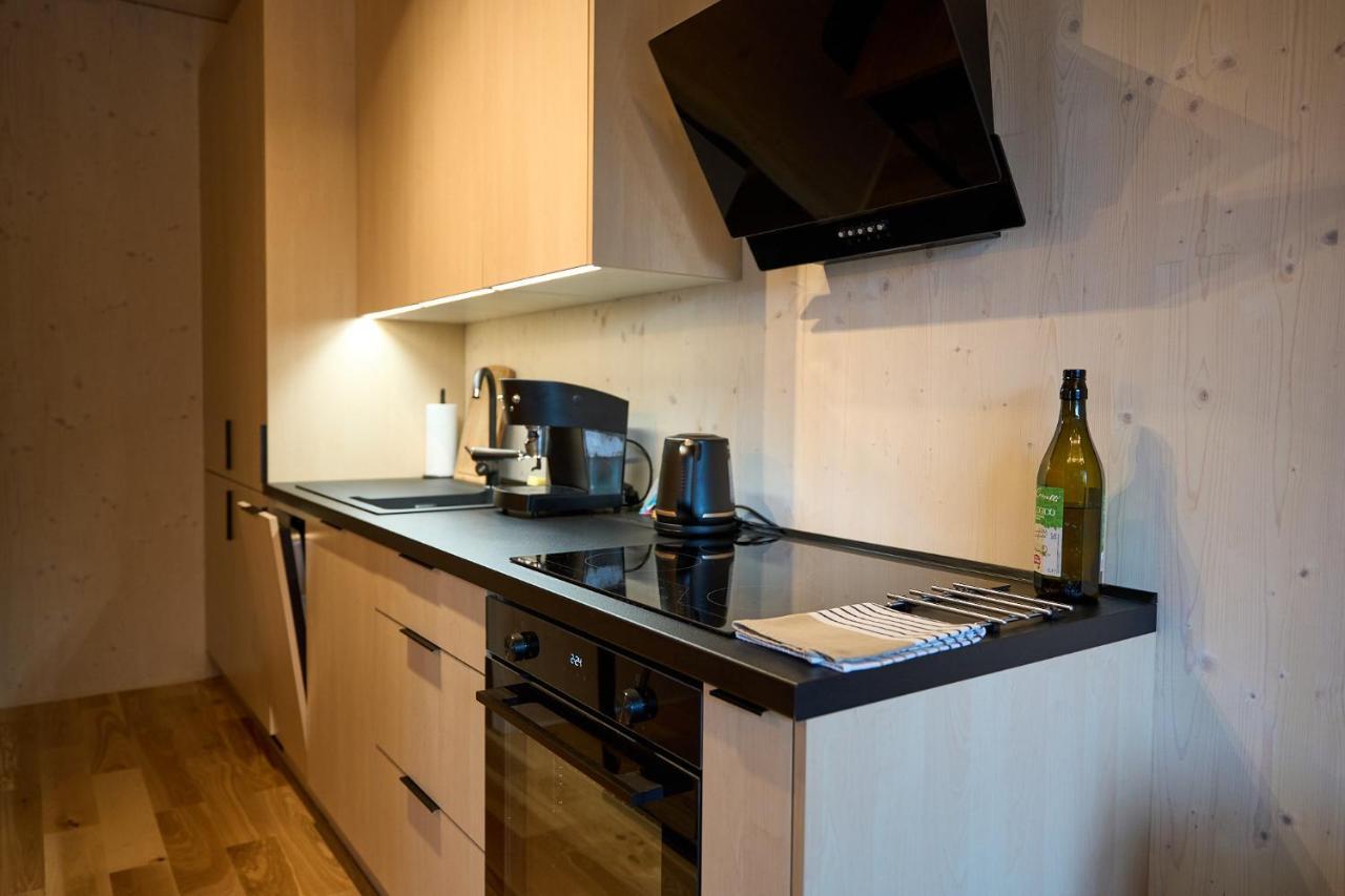 Cosy 1-Bedroom Apartment With Free Parking 데마노브스카돌리나 외부 사진