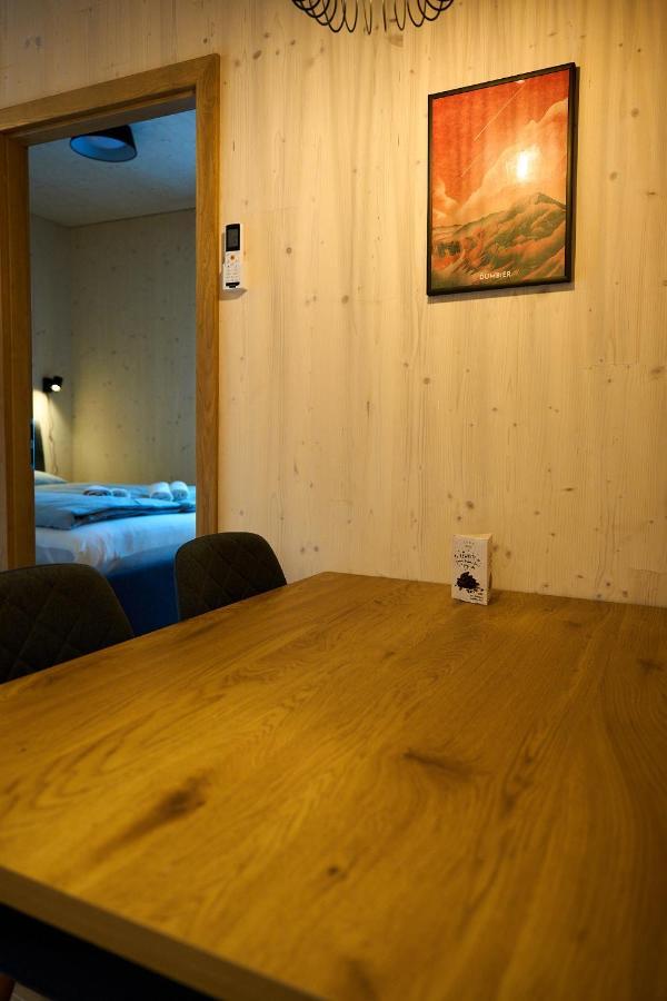 Cosy 1-Bedroom Apartment With Free Parking 데마노브스카돌리나 외부 사진