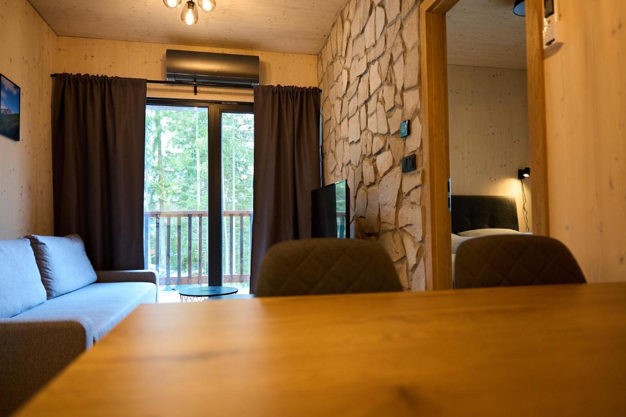 Cosy 1-Bedroom Apartment With Free Parking 데마노브스카돌리나 외부 사진