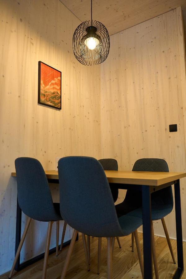 Cosy 1-Bedroom Apartment With Free Parking 데마노브스카돌리나 외부 사진